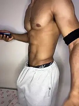 Stripchat Live Sex Cam of Lucas_j16