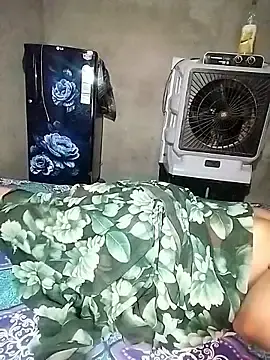 Stripchat Live Sex Cam of Super_bhabhi_Indian