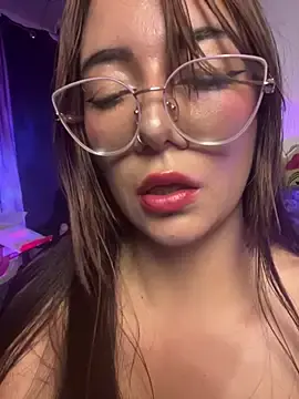 Stripchat Live Sex Cam of arilynn_
