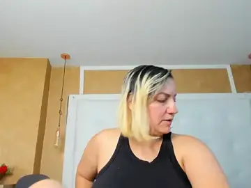 Stripchat Sex Cam of Heidy_milf