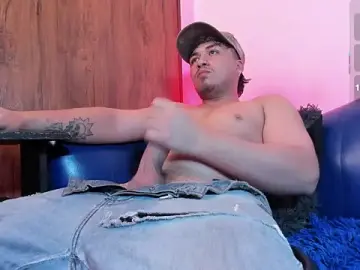 Stripchat Adult Webcam of juanmechanic_