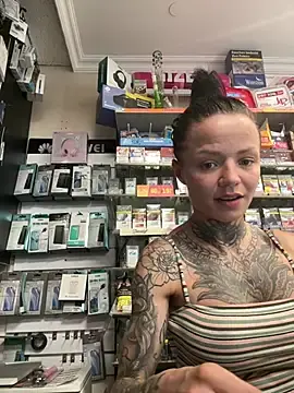 Stripchat Watch Live Sex Cams of SkinnyLilly