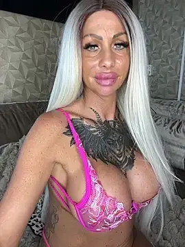 Stripchat Free Porn Cam of BARBIE_OHOH_CHERSO