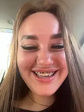 Stripchat Watch Live Sex Cams of KiraSunshine