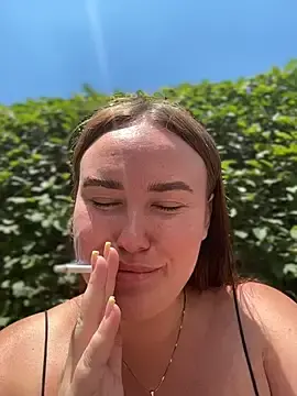 Stripchat Live Sex of KiraSunshine