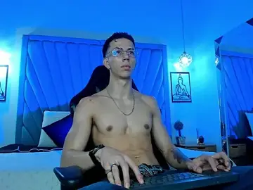 Stripchat Adult Webcam of OliverThompsonJS