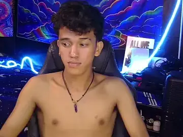 Stripchat Sex Cam of hugekenbigcock