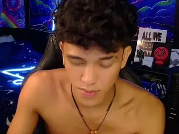 Stripchat Best live sex cam show of hugekenbigcock