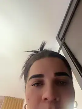 Stripchat Sex Cam of Siri_Luxx