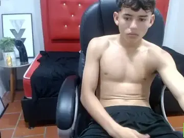 Stripchat Live Sex Cam of Ryan_grayx
