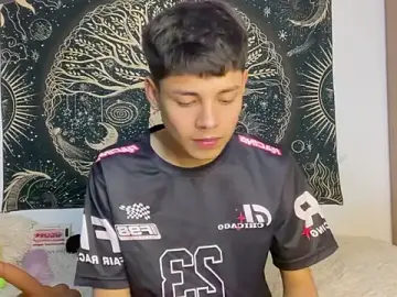 Stripchat Live Porn of Andy_Belier23