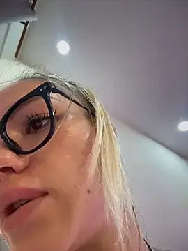 Stripchat Watch Live Sex Cams of -Sexy_Barbie-