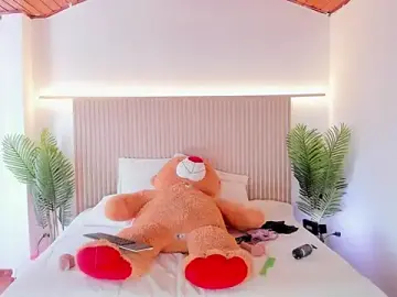 Stripchat Live Sex Cam of Milu_blossom