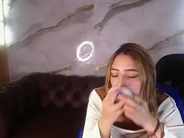 Stripchat Free Porn Cam of tamara1_tp