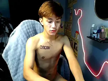 Stripchat Best live sex cam show of naughtyboyloy_0