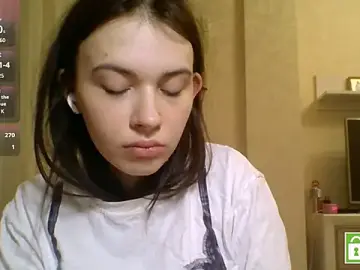 Stripchat Adult Webcam of CeyaLier