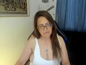 Stripchat Sex Cam of Ivette_Shaira
