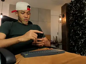 Stripchat Sex Cam of B_Wild