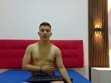 Stripchat Sex Cam of Dogerman_01