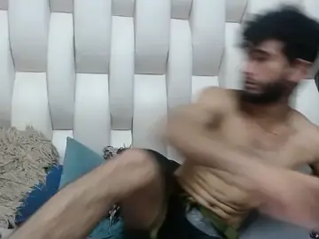 Stripchat Free Porn Cam of aaron_jones_1