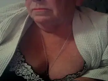 Stripchat Adult Webcam of Playful_MILF_Demi