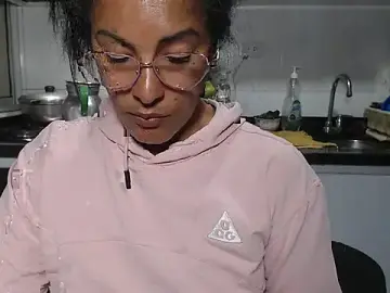Stripchat Live Sex Cam of kateleyagrey