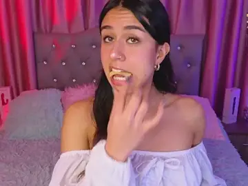Stripchat Free Porn Cam of Emiily_Scott1