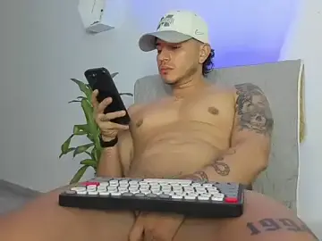 Stripchat Best live sex cam show of bigmax94hot1