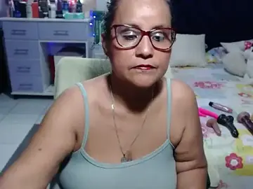 Stripchat Free Porn Cam of pervert_mommy_