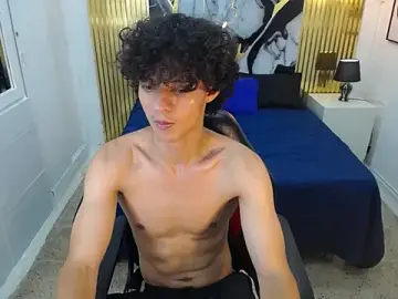 Stripchat Free Live Porn of Dante_browwn