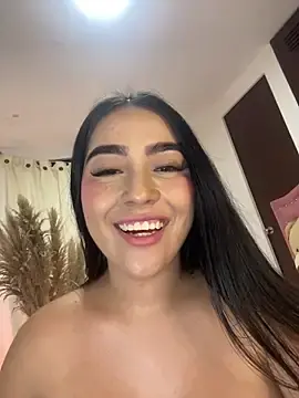 Stripchat Live Sex Cam of Sophia_hot_lover