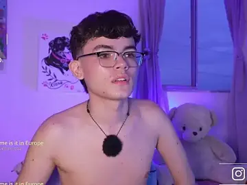 Stripchat Free Porn Cam of Angelo_018