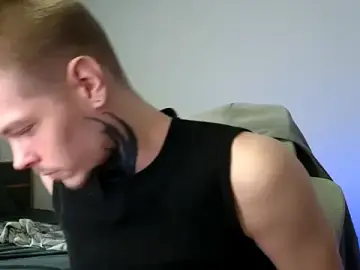 Stripchat Free Porn Cam of DENIS_HERE