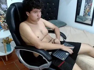Stripchat Sex Cam of ethan_cortes