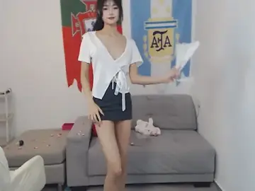 Stripchat Nude Webcam of Lucya-a