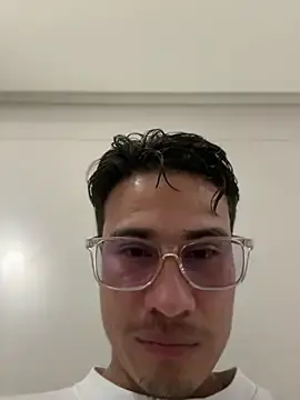 Stripchat Free Porn Cam of TavoHot_