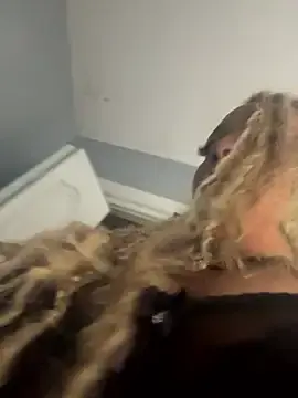 Stripchat Free Porn Cam of DiamondBlaz3