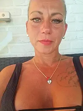 Stripchat Sex Chat of housewifebella