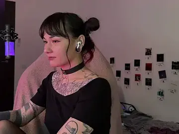 Stripchat Free Porn Cam of deadlysweet