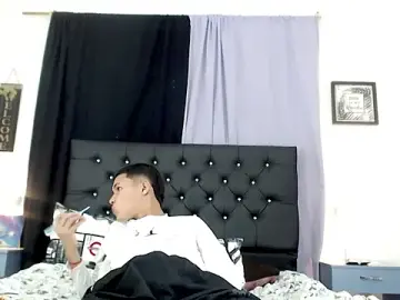 Stripchat Watch Live Sex Cams of RoySteven