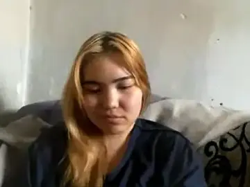 Stripchat Free Porn Cam of MollyTaken