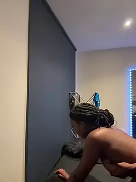 Stripchat Best live sex cam show of Yungsexebony