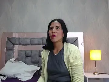 Stripchat Live Sex Cam of GiselaZivic