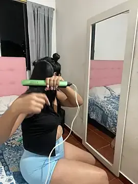 Stripchat Sex Cam of tyraba