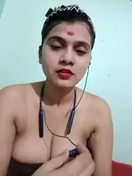 Stripchat Adult Video Chat of Kiara-Sharma