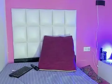 Stripchat Live Sex Cam of Alanna_hot3