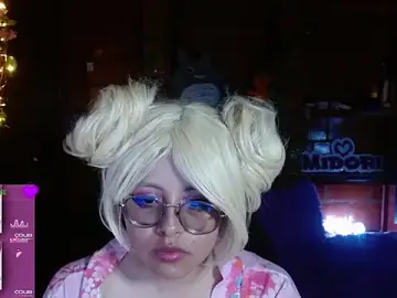 Stripchat Adult Webcam of MidoriQuiinn