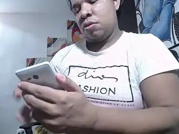 Stripchat Sex Cam of tsbigcock10incock