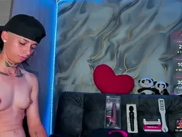 Stripchat Free Live Porn of AmberAdams_