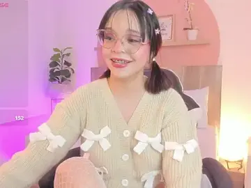 Stripchat Free Porn Cam of Clara_Luu